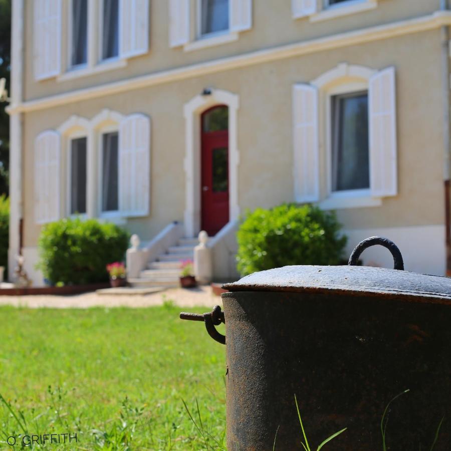 Maebrilu Camargue Provence Bed & Breakfast Salin de Giraud Bagian luar foto